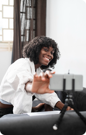 Influencer reviewing product on couch